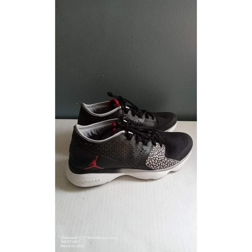 Jordan Trainer ST Black Gym Red‎ Elephant Print Sneakers 820253-001 Mens